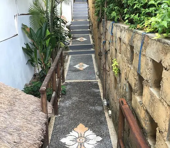 ヴィラ Atas レンボンガン島